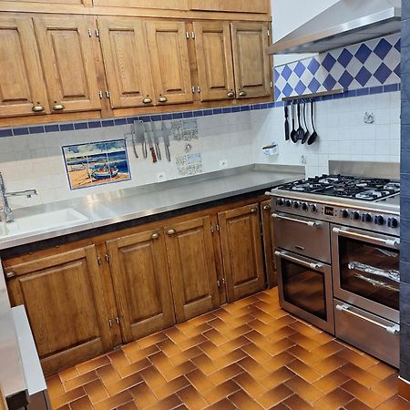 Les Vallons Holiday Home Lioux Eksteriør bilde