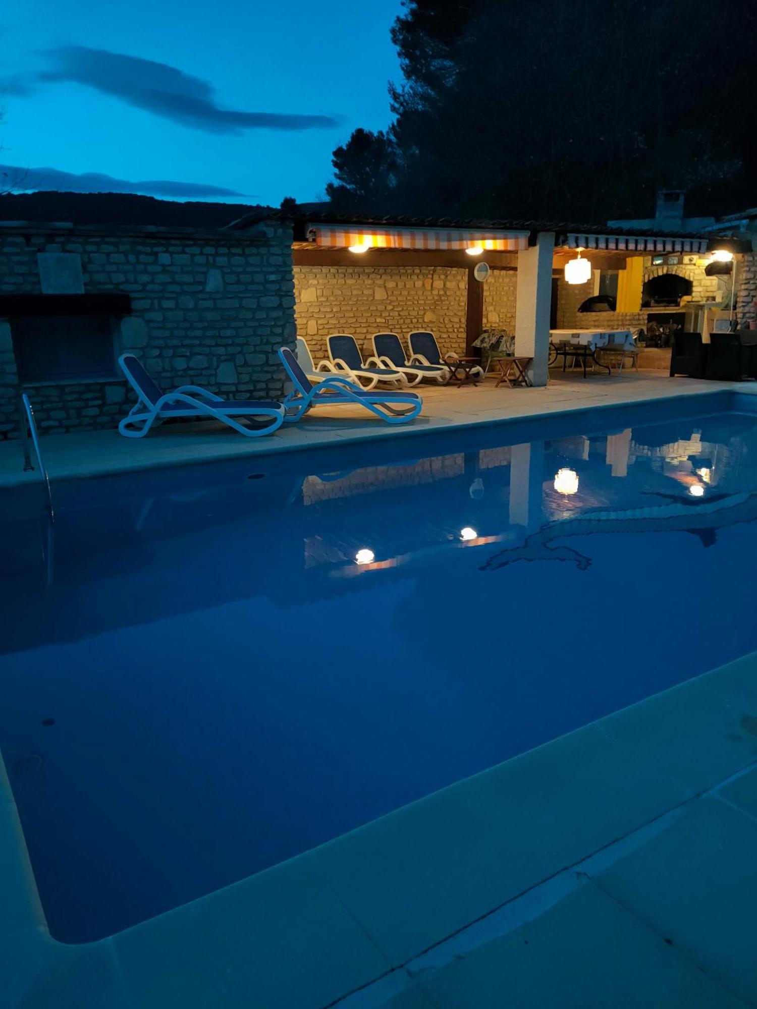 Les Vallons Holiday Home Lioux Eksteriør bilde