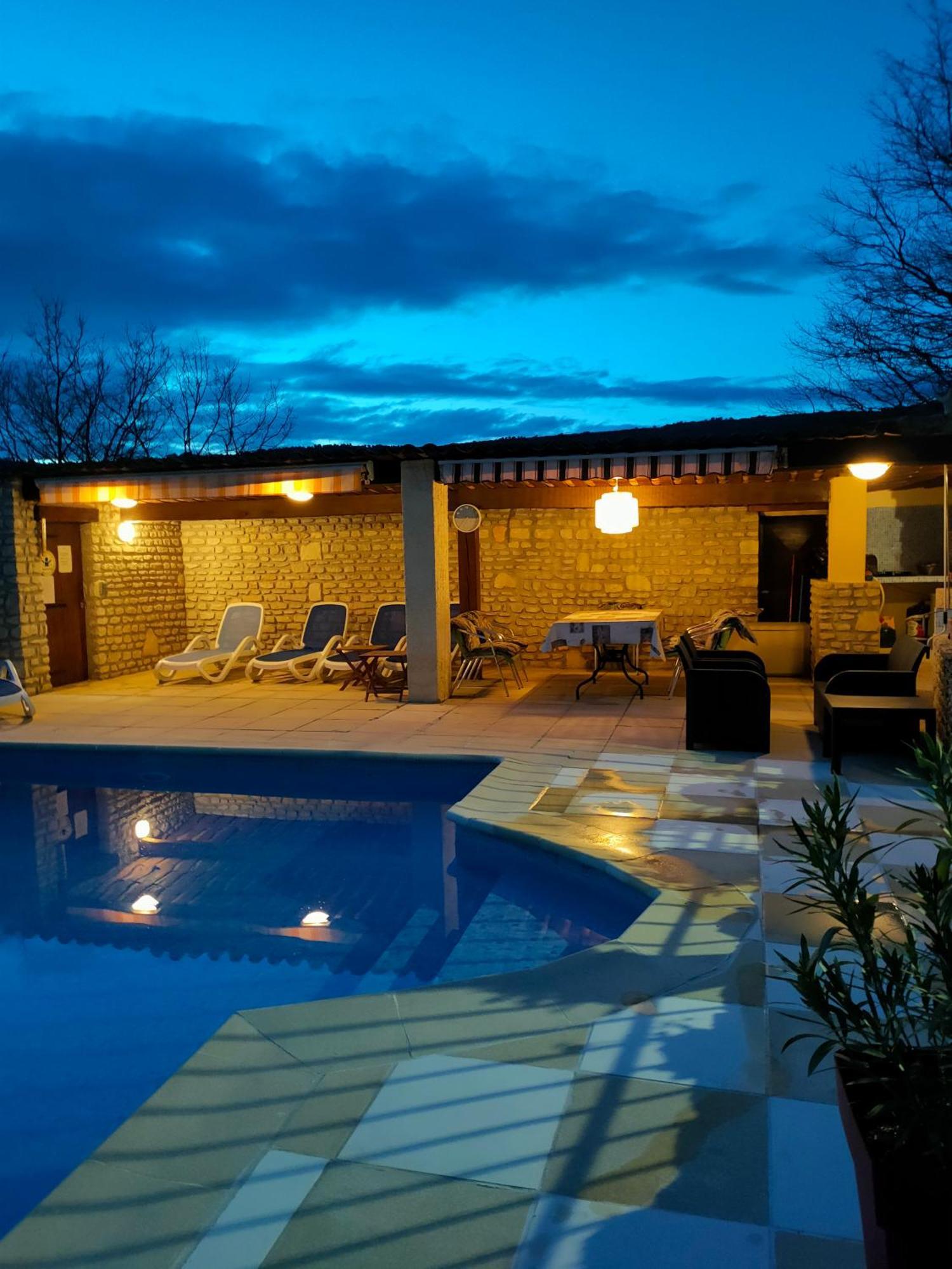 Les Vallons Holiday Home Lioux Eksteriør bilde